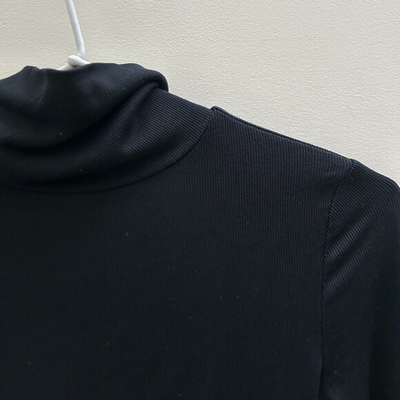 Sunday Best Freshman Cropped Turtleneck- Size XS - Picture 4 of 4